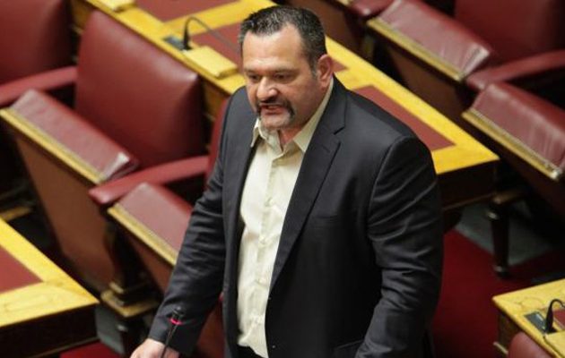 Νέο σόου με ύβρεις από Χρυσαυγίτες: Άντε γ@@@σου (βίντεο)