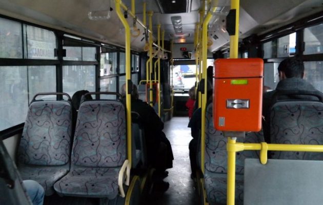 Αναρχικοί διέλυσαν 514 ακυρωτικά μηχανήματα και δεν συνελήφθη κανείς