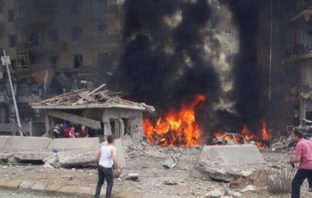 Έκρηξη βόμβας έξω από τουρκικό αστυνομικό τμήμα (βίντεο)