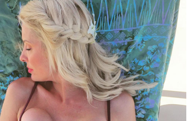 Με εκρηκτικό μπούστο «έριξε» το Instagram η Μενεγάκη (φωτο)