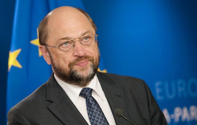 Ο Σουλτς προσπαθεί να φορτώσει τα λάθη της Γερμανίας σε όλα τα κράτη μέλη