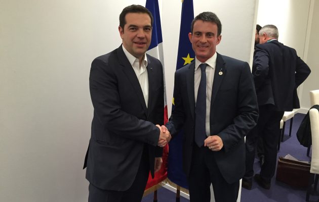 Τα μηνύματα που φέρνει ο Γάλλος πρωθυπουργός στην Αθήνα