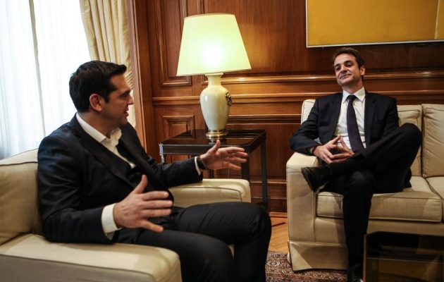 Ο Τσίπρας “τρολάρει” τον Μητσοτάκη για τον αποκλεισμό της Παρί