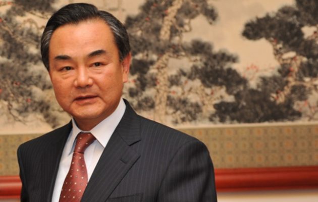 Ρώτησαν τον Κινέζο ΥΠΕΞ για ανθρώπινα δικαιώματα κι έγινε… “Τούρκος”