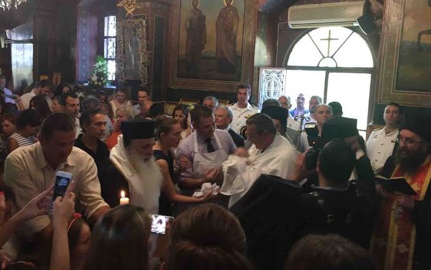 Νονός ο Π. Καμμένος: Βάφτισε το γιο του αδικοχαμένου Κώστα Πανανά (βίντεο)
