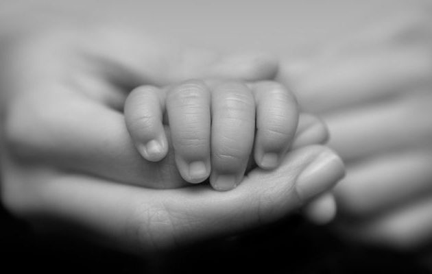 10 διάσημοι που δεν ξέρατε ότι ήταν υιοθετημένοι