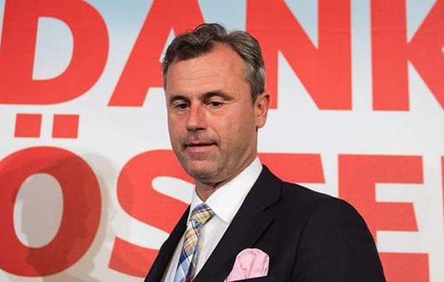 Σαρώνουν στις δημοσκοπήσεις οι ακροδεξιοί στην Αυστρία