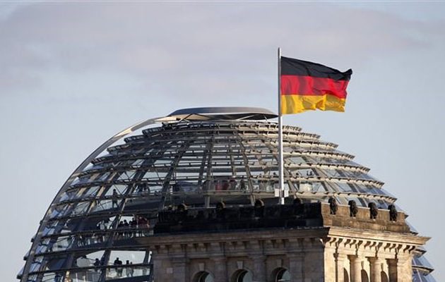 Γερμανία: Αυξήσεις 4,35% στους δημοσίους υπαλλήλους – Και στην Ελλάδα θέλουν “αίμα”