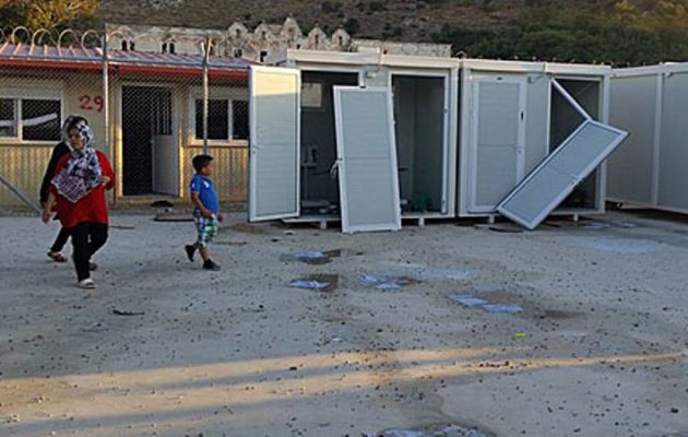 Μετανάστες επιτέθηκαν σε αστυνομικούς στη Λέρο