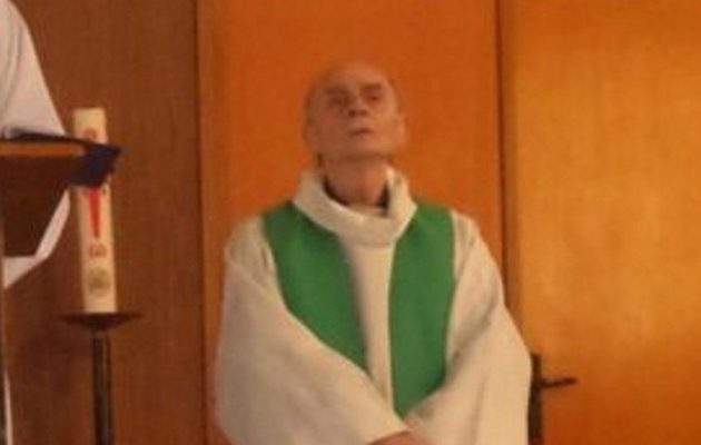 Μαρτυρία σοκ: Ανάγκασαν τον ιερέα να γονατίσει και τον αποκεφάλισαν