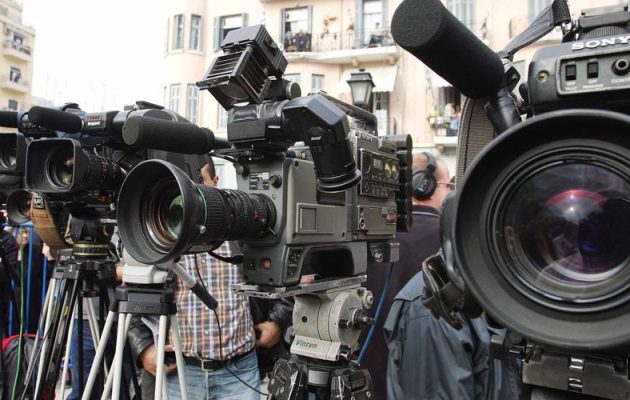 Χτύπησαν δημοσιογράφο του Alpha την ώρα του ρεπορτάζ (φωτο)