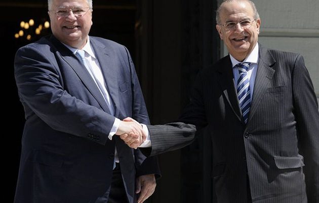 Κοτζιάς – Κασουλίδης: Να απομακρυνθούν τα τουρκικά στρατεύματα κατοχής