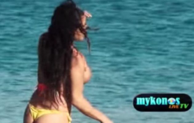 Γονάτισε τη Μύκονο το εκρηκτικό φωτομοντέλο  (βίντεο)