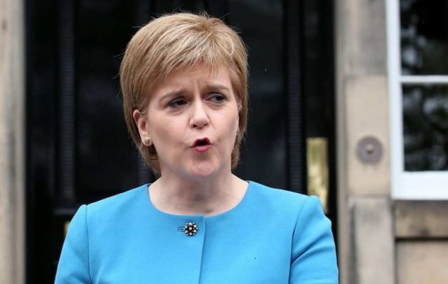 Γρίφος Στέρτζον για το μέλλον της Σκωτίας σε ΕΕ και Ηνωμένο Βασίλειο