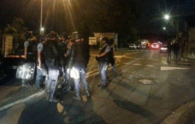 Για δεύτερη νύχτα βίαια επεισόδια στο Παρίσι