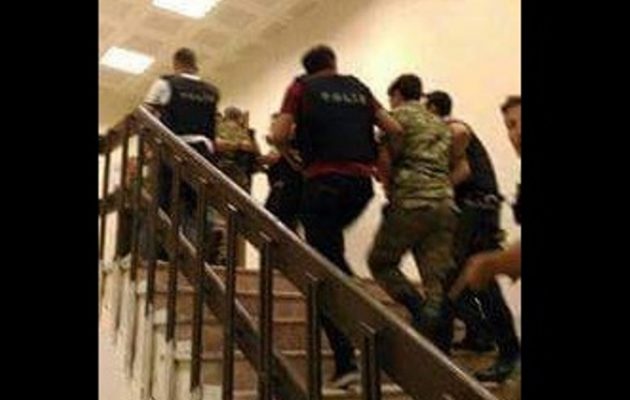 Συνελήφθησαν οι στρατιώτες που κατέλαβαν την τουρκική τηλεόραση