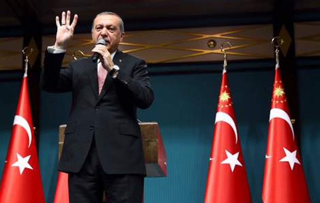 Ο δικτάτορας Ερντογάν δεν σταματά: Απέλυσε και 300 διπλωμάτες