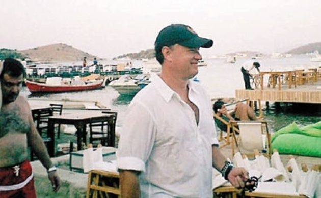 Κι αυτό το καλοκαίρι ο Τομ Χανκς για διακοπές στην Αντίπαρο