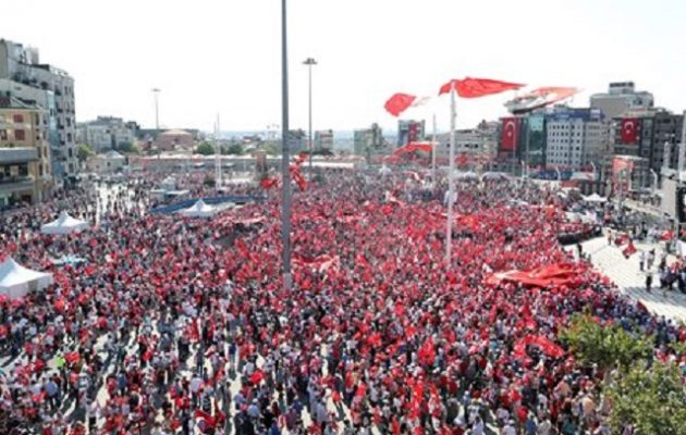 Ο Ερντογάν καπηλεύεται τις διαδηλώσεις στην Τουρκία υπέρ της Δημοκρατίας (βίντεο)