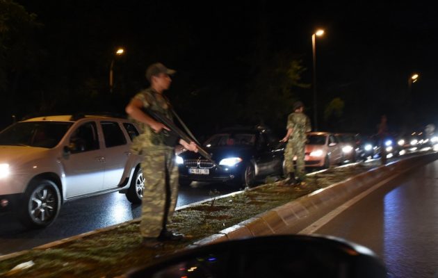 Πραξικόπημα Τουρκία: 16 στασιαστές στρατιώτες νεκροί στη Χωροφυλακή
