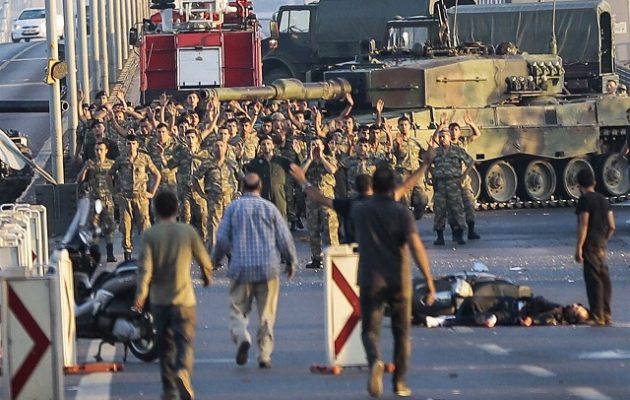 Αυτές είναι οι εκκαθαρίσεις αντιφρονούντων στην Τουρκία με νούμερα (λίστα)