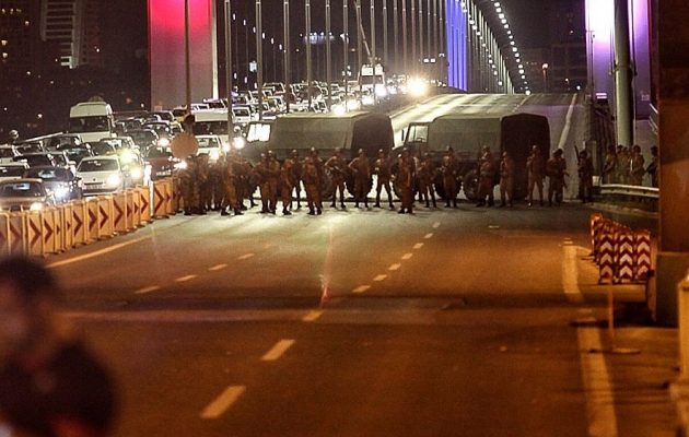 Δείτε βίντεο και φωτογραφίες από το πραξικόπημα στην Τουρκία