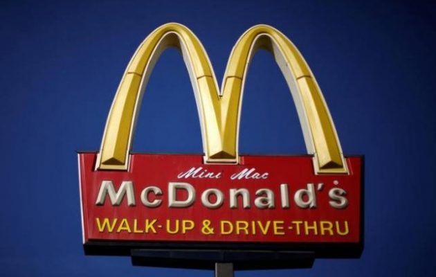 Στο σκαμνί η McDonald’s γιατί απέλυσε υπάλληλο με AIDS