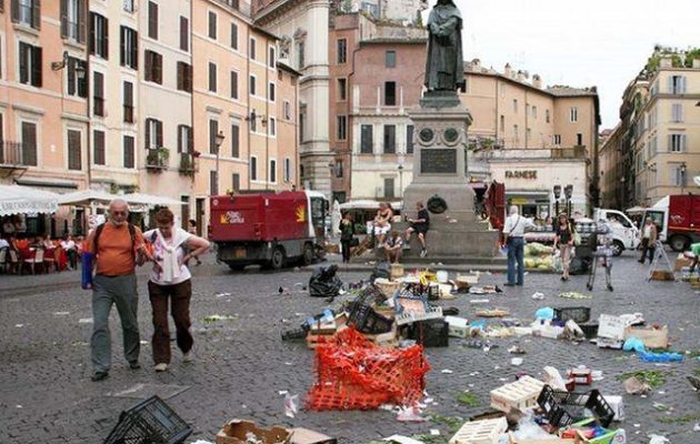Ρώμη: Ένας απέραντος σκουπιδότοπος που βρωμάει