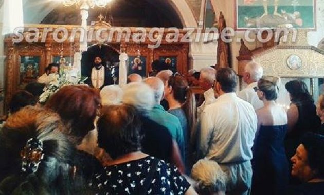 Σπαραγμός στην Αίγινα: Το τελευταίο αντίο στον καπετάν Στέλιο (φωτο)