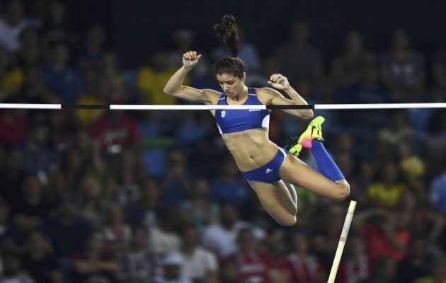 Απίστευτη αποκάλυψη: Η Στεφανίδη που “πέταξε” στα 4,85 έχει υψοφοβία