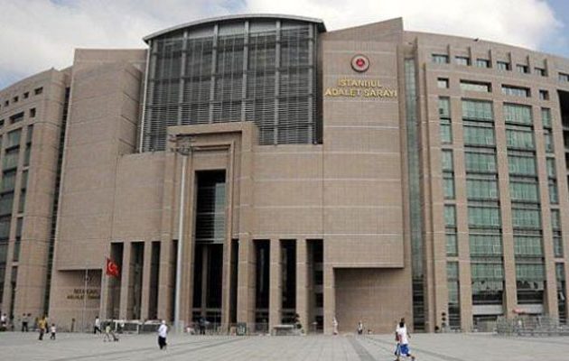 O Eρντογάν απέλυσε 2.800 εισαγγελείς και δικαστές