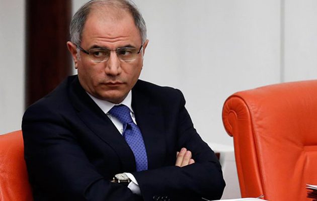 Τουρκία: Ο Ερντογάν “έφαγε” τον υπουργό Εσωτερικών Εφκάν Αλά