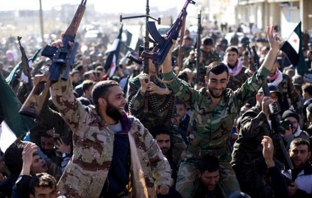 Συγκεντρώνονται στρατεύματα σε τουρκικό έδαφος για εισβολή στη Συρία – Στόχος οι Κούρδοι