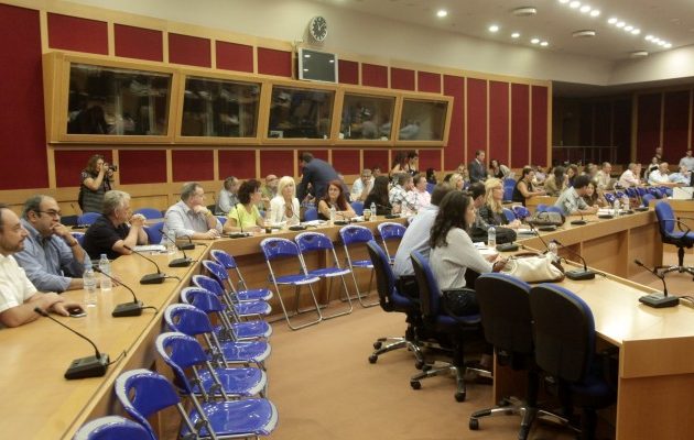 Δείτε βήμα βήμα πώς έγινε η «σφαγή» για τις άδειες (έγγραφο)