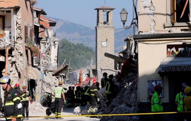 Ιταλία: Θρήνος για τους 291 νεκρούς του σεισμού – Μεσίστιες οι σημαίες