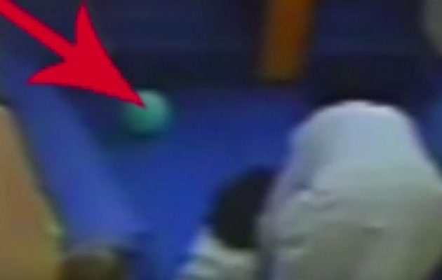 Παιδαγωγοί πετούσαν στα κρεβάτια και  δάγκωναν τα αυτιά μικρών παιδιών (βίντεο)