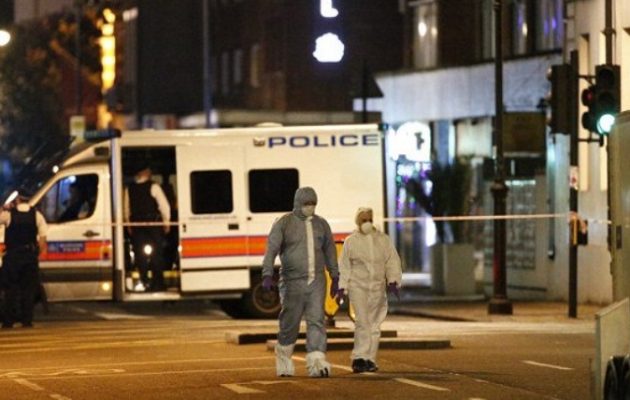 Μια νεκρή και πέντε τραυματίες από επίθεση με μαχαίρι στο Λονδίνο