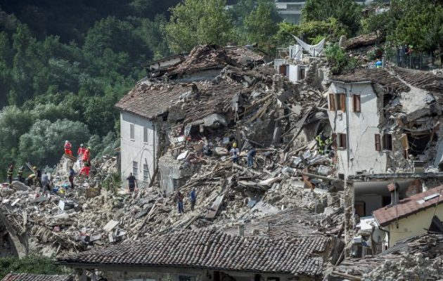 Ανείπωτος θρήνος στην Ιταλία: Τους 247 έφτασαν οι νεκροί