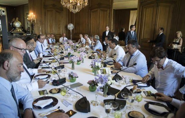 Οι τέσσερις προτάσεις Τσίπρα στους Ευρωπαίους Σοσιαλιστές στο Παρίσι