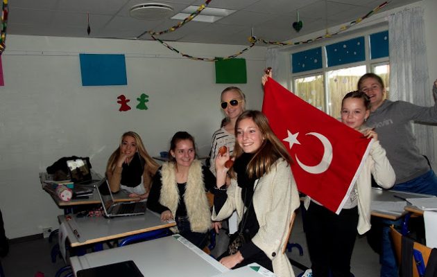 Τα τουρκόπουλα φεύγουν από τα σχολεία του Γκιουλέν στη Δανία