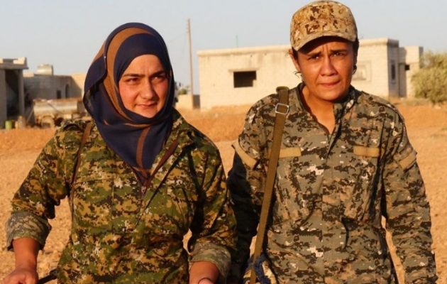 150 γυναίκες της Μανμπίτζ έπιασαν τα όπλα και σκοτώνουν τζιχαντιστές