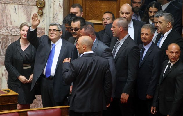 Χρυσαυγίτης βουλευτής εμπλέκεται σε ξυλοδαρμό αστυνομικού