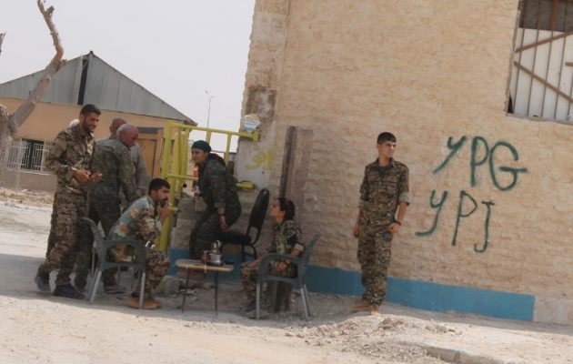 Οι Κούρδοι περικύκλωσαν τους Σύρους στη Χασάκα: “Παραδοθείτε αλλιώς θα πεθάνετε”