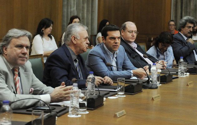 Άτυπο κυβερνητικό συμβούλιο υπό τον Τσίπρα την Τρίτη