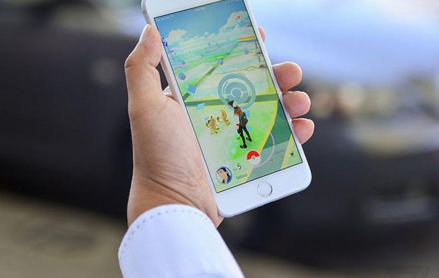 Ποιος αρχηγός κόμματος έπαιζε Pokemon Go στη Βουλή!