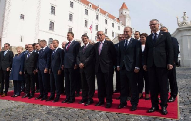 Με το ανεπίσημο γεύμα των ηγετών συνεχίζεται η Σύνοδος στην Μπρατισλάβα