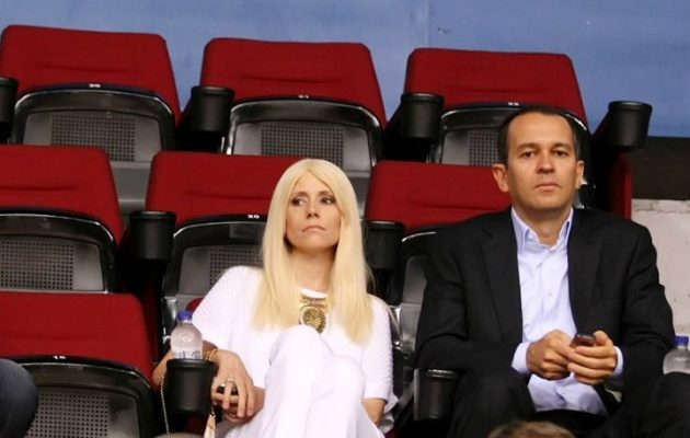 Θρήνος στον Ολυμπιακό: Έφυγε στα 42 της η γυναίκα του Γ. Αγγελόπουλου