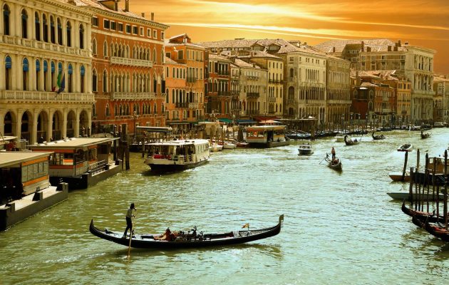 Διαβάστε από ποιους κινδυνεύει με καταστροφή η Βενετία