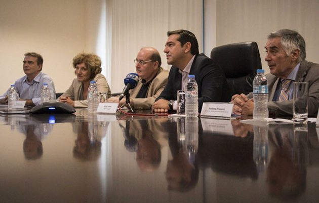 “Άριστα” από τον… Αγιασμό από τον Τσίπρα στον Φίλη για τα σχολεία