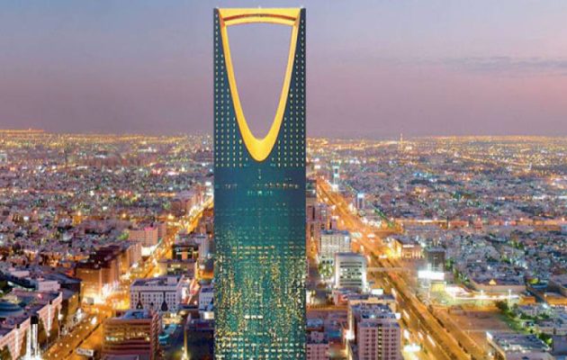 “Μνημόνιο” στη Σ. Αραβία: Μειώνονται μισθοί υπουργών και κόβονται μπόνους